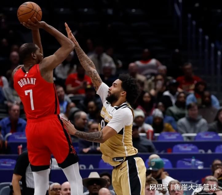 乐鱼体育官方网站-NBA最新排名！火箭坐稳第三，快船收大礼，勇士危险，湖人被甩开