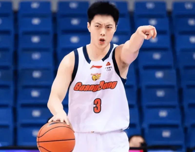 乐鱼体育-杜锋多给胡明轩一些尊重吧！末节开始搏命主导攻守，他的能力不差