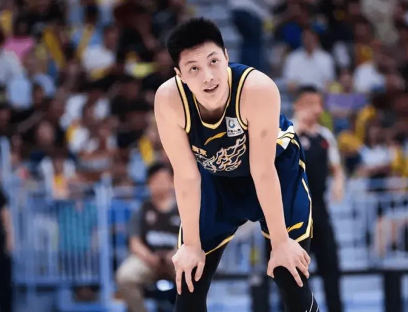 乐鱼体育-杜锋多给胡明轩一些尊重吧！末节开始搏命主导攻守，他的能力不差